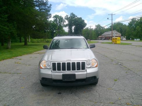 Used 2010 Jeep Grand Cherokee Laredo AWD/4WD image 7