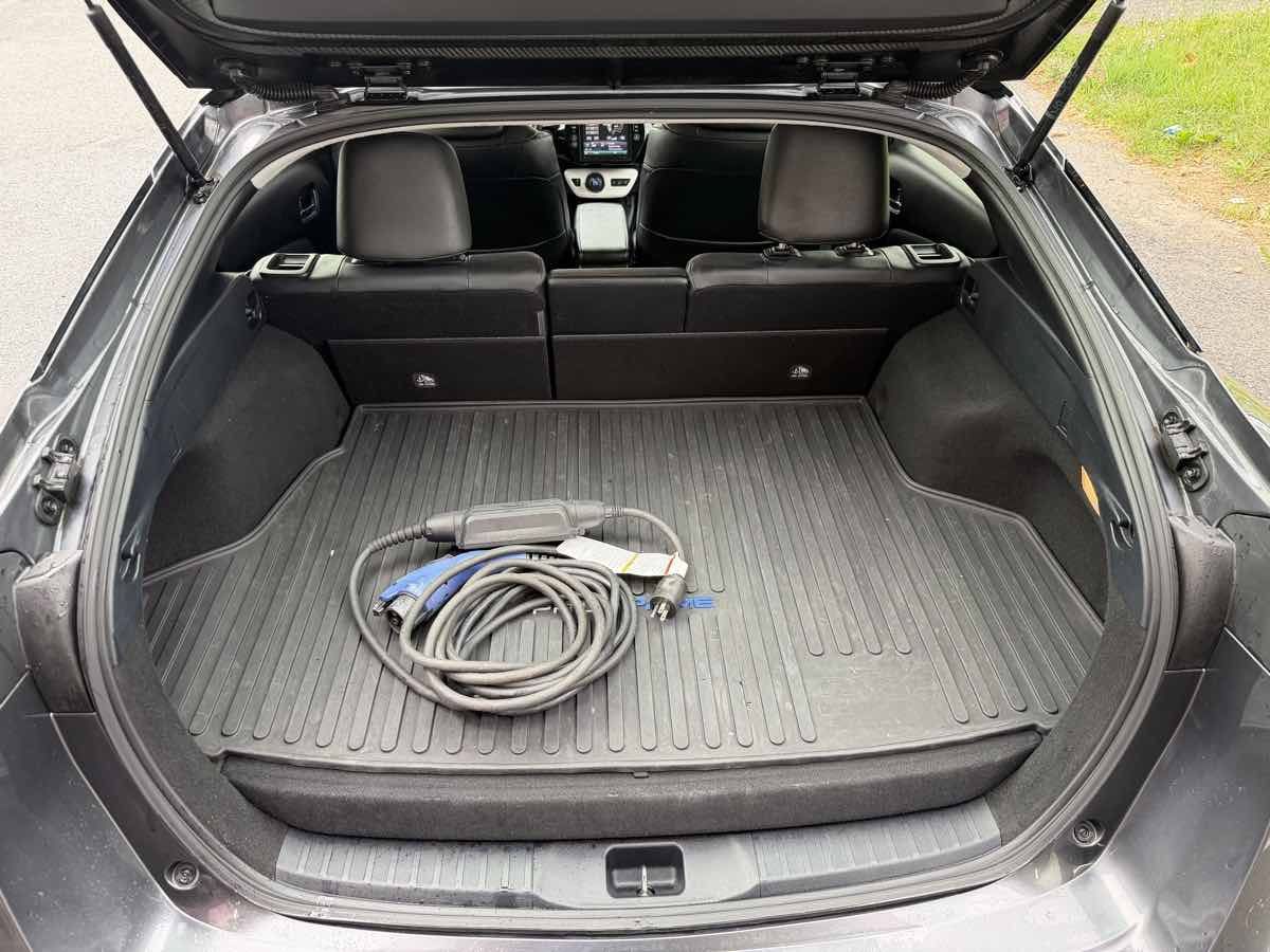 Used 2017 Toyota Prius Prime Premium FWD image 27