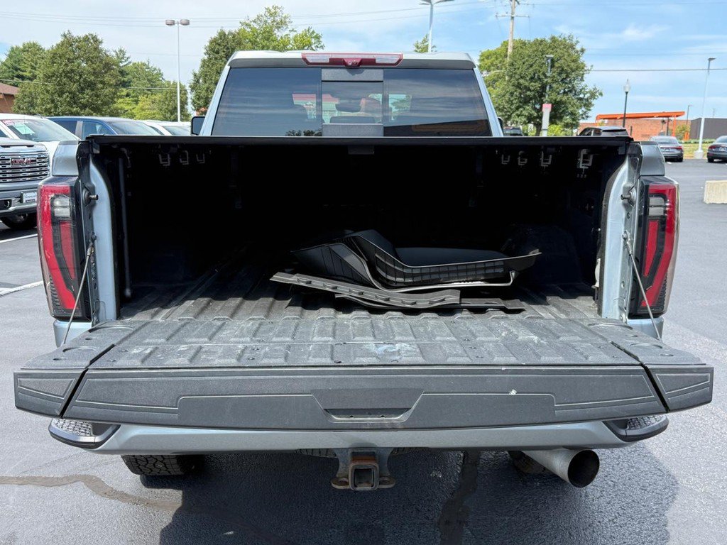 Used 2024 GMC Sierra 3500 AT4 w/ AT4 Premium Plus Package AWD/4WD image 4