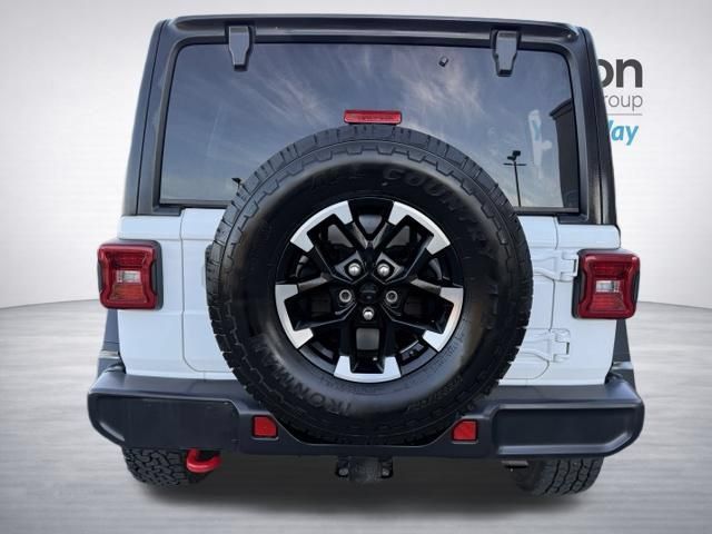 Used 2025 Jeep Wrangler Unlimited Rubicon AWD/4WD image 6