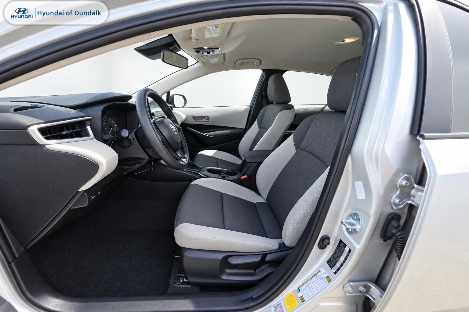 Used 2025 Toyota Corolla LE FWD image 7