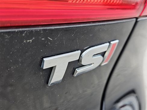 Used 2017 Volkswagen Tiguan Wolfsburg Edition image 9