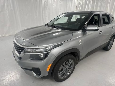 Used 2023 Kia Seltos LX image 7