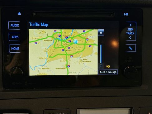 Used 2015 Toyota Sienna XLE image 13