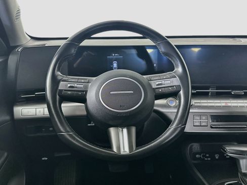 Used 2025 Hyundai Kona SEL FWD image 18