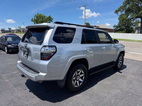 Used 2020 Toyota 4Runner TRD Off-Road AWD/4WD image 5