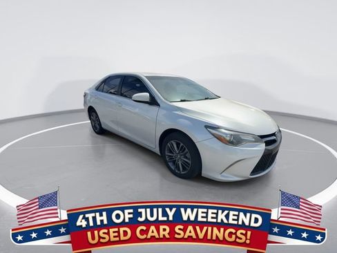 Used 2017 Toyota Camry LE FWD image 2
