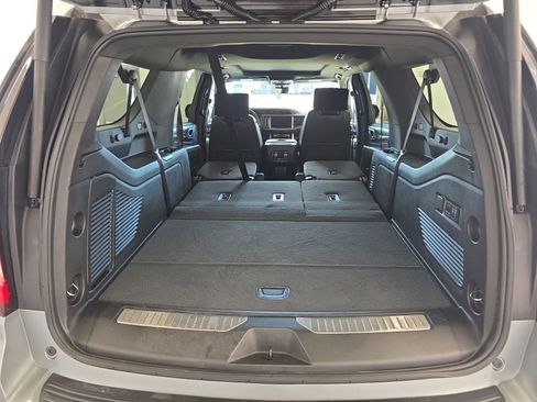 Used 2024 GMC Yukon XL Denali w/ Denali Reserve Package image 17