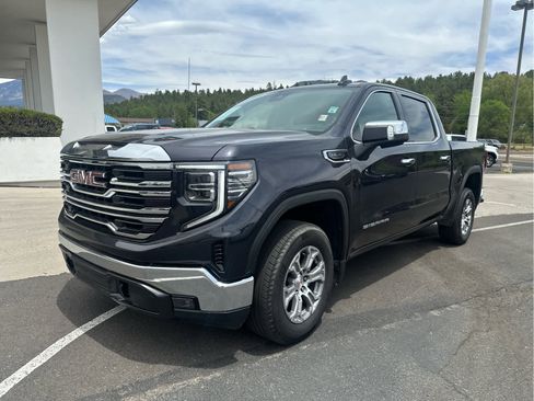 Used 2025 GMC Sierra 1500 SLT image 2