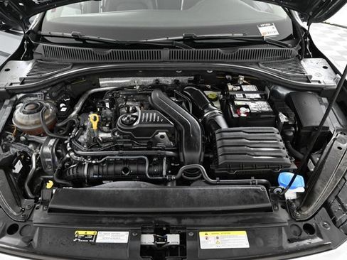 Certified 2023 Volkswagen Jetta SE w/ Panoramic Sunroof Package image 27