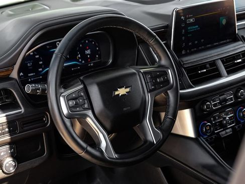 Used 2023 Chevrolet Suburban Premier image 12