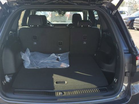 New 2025 Jeep Grand Cherokee Altitude image 9