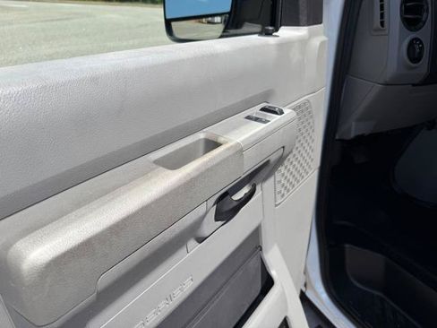 Used 2013 Ford E-250 and Econoline 250 w/ PWR Group RWD image 21