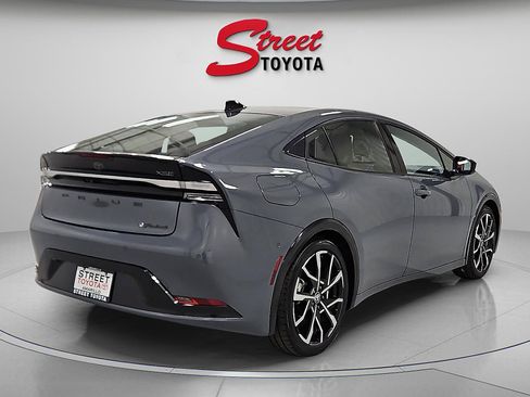 Certified 2024 Toyota Prius Prime image 3