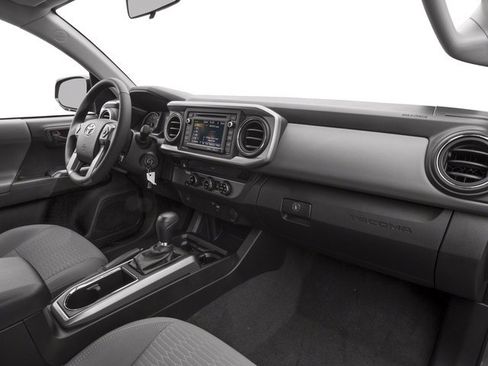 Used 2018 Toyota Tacoma SR5 AWD/4WD image 16
