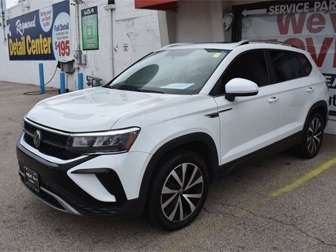 Used 2022 Volkswagen Taos SE image 6