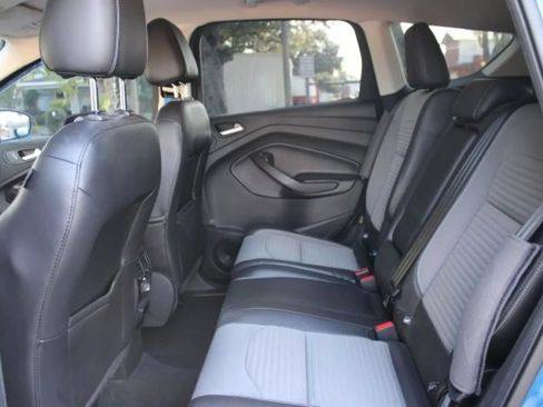 Used 2017 Ford Escape SE w/ Equipment Group 201A FWD image 9