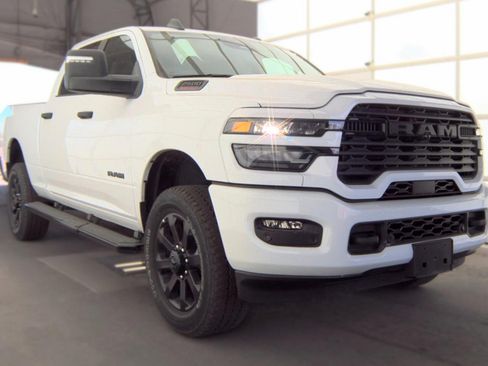 Used 2025 RAM 2500 Big Horn AWD/4WD image 5