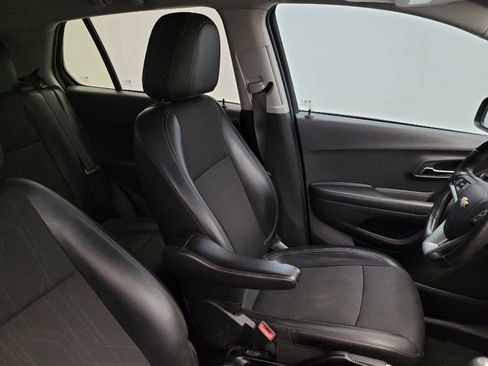 Used 2021 Chevrolet Trax LT w/ Sport Edition FWD image 21