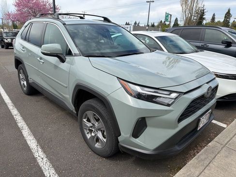 Used 2022 Toyota RAV4 XLE image 3