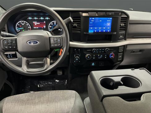 Used 2024 Ford F250 XLT image 5