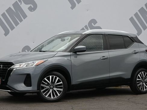 Used 2021 Nissan Kicks SV FWD image 1