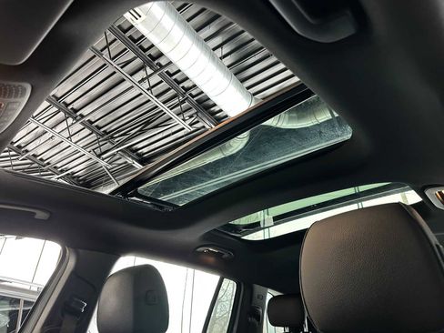 Used 2025 Mercedes-Benz GLB 250 4MATIC image 22