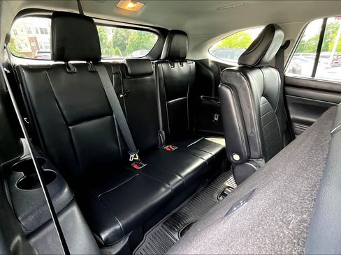Used 2021 Toyota Highlander XLE image 27
