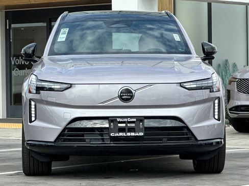 New 2026 Volvo EX90 Plus RWD image 3