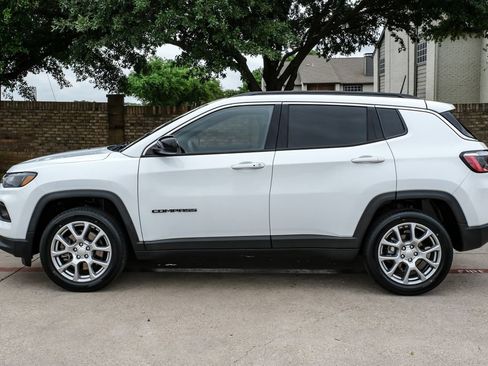 Used 2023 Jeep Compass Latitude AWD/4WD image 20