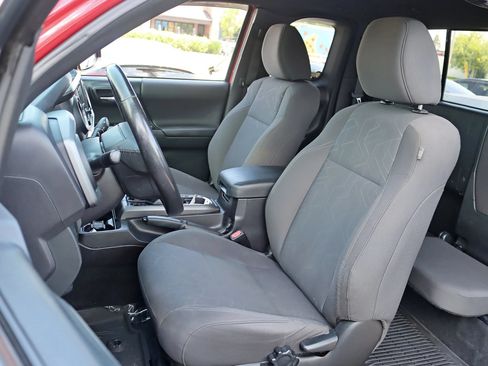 Used 2016 Toyota Tacoma TRD Sport AWD/4WD image 27