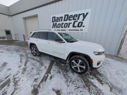Used 2022 Jeep Grand Cherokee Limited 4xe image 22