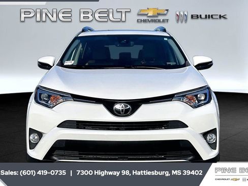Used 2018 Toyota RAV4 Limited FWD image 3