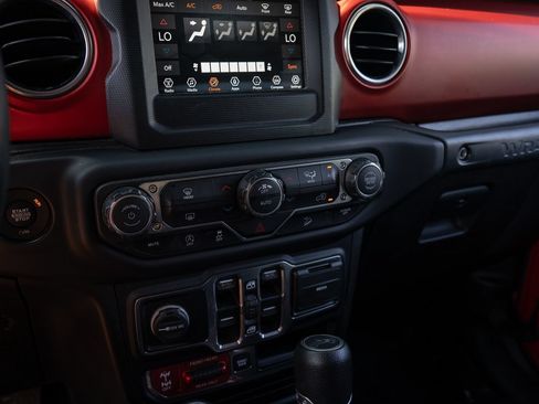 Used 2019 Jeep Wrangler Unlimited Rubicon w/ Steel Bumper Group AWD/4WD image 25