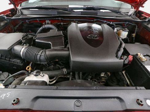 Used 2017 Toyota Tacoma TRD Sport image 15