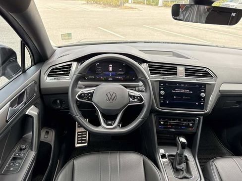 Used 2024 Volkswagen Tiguan SE R-Line image 14