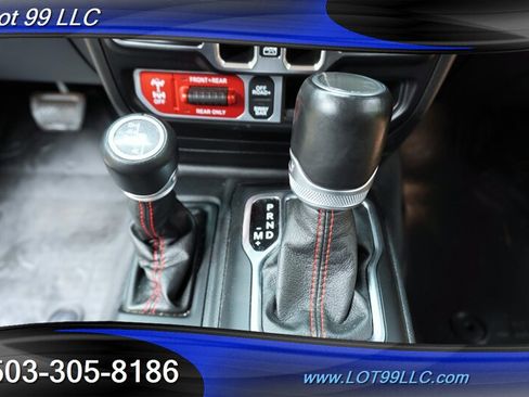 Used 2022 Jeep Gladiator Rubicon w/ Cold Weather Group AWD/4WD image 22