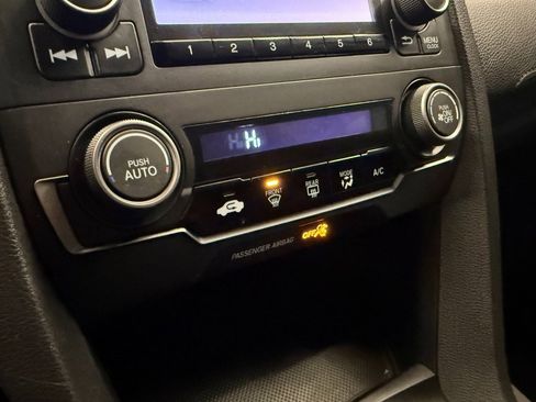 Used 2018 Honda Civic Sport image 14