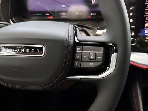 Used 2024 Jeep Wagoneer Launch Edition AWD/4WD image 13