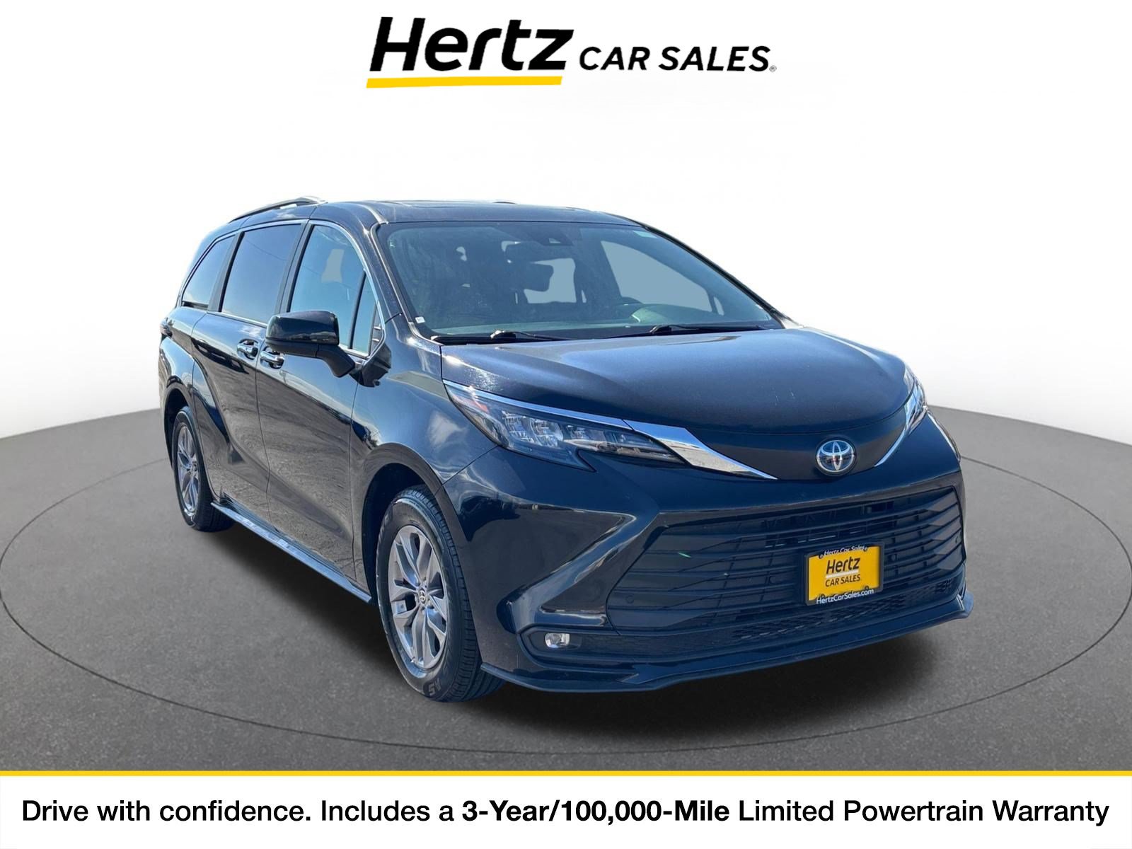 Used 2025 Toyota Sienna XLE FWD image 1