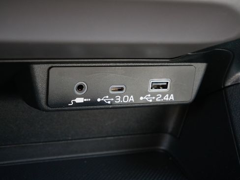 Used 2024 Subaru Crosstrek 2.0i Premium image 32