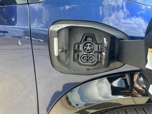 Used 2023 Nissan Ariya AWD image 40