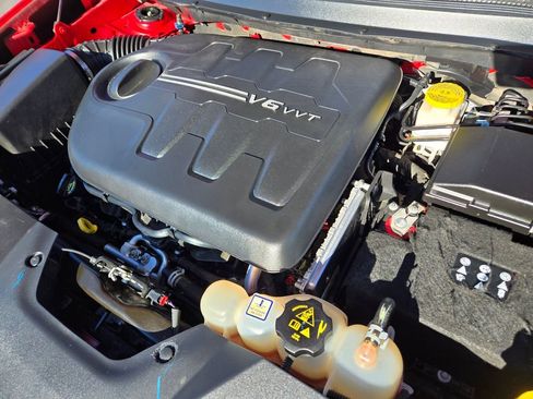 Used 2019 Jeep Cherokee Trailhawk image 16