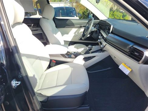 New 2025 Kia Telluride S image 7