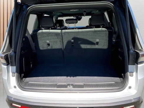 New 2026 Jeep Grand Wagoneer 4WD image 27