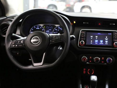 Certified 2025 Nissan Kicks Play S image 16