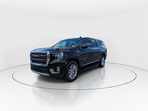 Used 2023 GMC Yukon XL SLT w/ SLT Premium Package RWD image 4