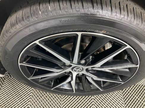 Used 2022 Toyota Camry SE image 8