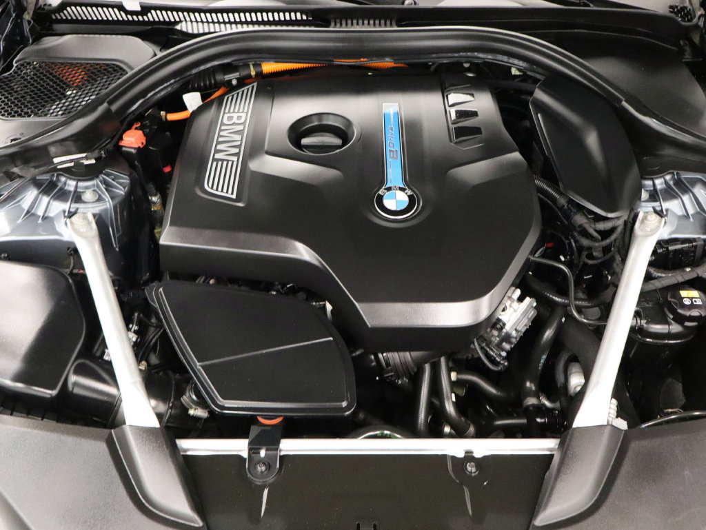 Used 2019 BMW 530e xDrive w/ Convenience Package AWD/4WD image 56