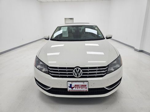 Used 2014 Volkswagen Passat TDI SE image 3